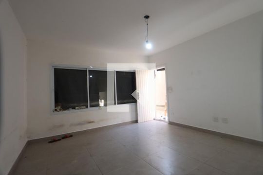 Casa à venda com 2 quartos, 120m² em Vila Portuguesa, São Paulo