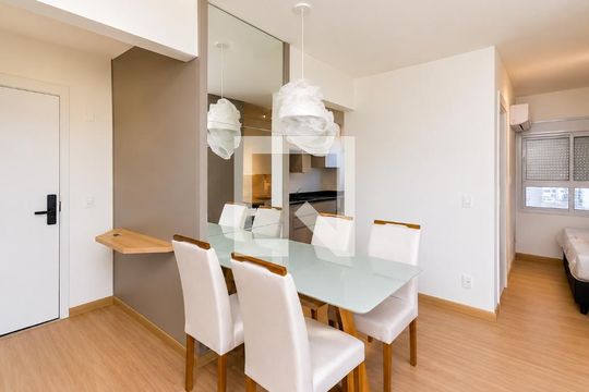 Sala de kitnet/studio para alugar com 1 quarto, 27m² em Passo d’Areia, Porto Alegre