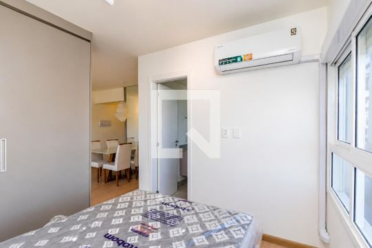 Quarto de kitnet/studio para alugar com 1 quarto, 27m² em Passo d’Areia, Porto Alegre