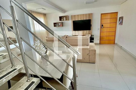 Apartamento para alugar com 4 quartos, 200m² em Santa Mônica, Uberlândia