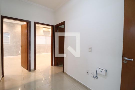 Hall dos Quartos de casa para alugar com 3 quartos, 250m² em Brasil, Uberlândia