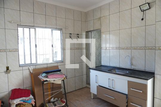 Casa para alugar com 1 quarto, 50m² em Parque Guaianazes, São Paulo