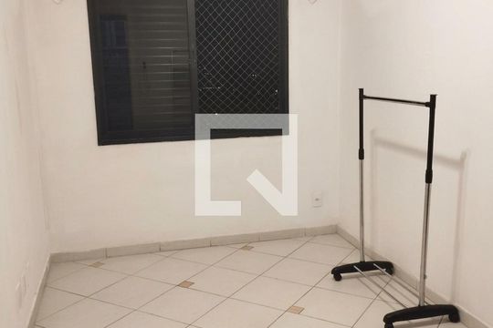 Quarto de apartamento para alugar com 2 quartos, 46m² em Santo Amaro, São Paulo