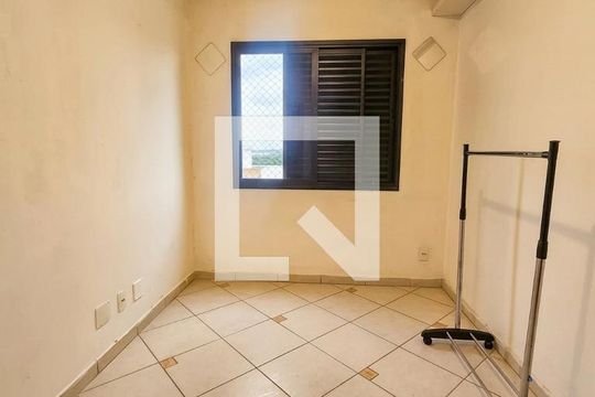Quarto de apartamento para alugar com 2 quartos, 46m² em Santo Amaro, São Paulo