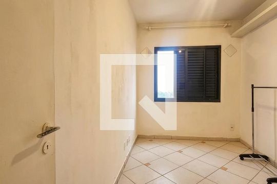 Quarto de apartamento para alugar com 2 quartos, 46m² em Santo Amaro, São Paulo