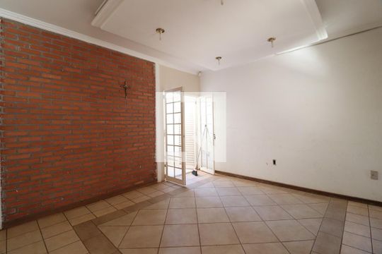 Sala 1 de casa para alugar com 3 quartos, 280m² em Pampulha, Uberlândia