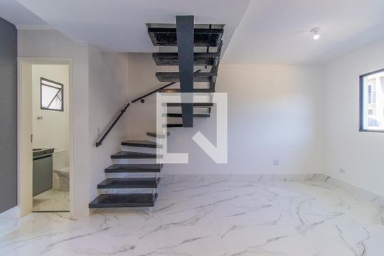 Sala de casa de condomínio para alugar com 3 quartos, 70m² em Jardim Ipes, Cotia