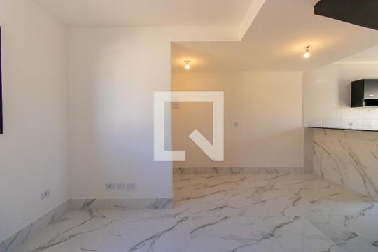 Sala de casa de condomínio para alugar com 3 quartos, 70m² em Jardim Ipes, Cotia