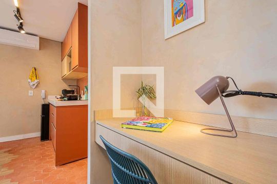 Sala/Cozinha de apartamento à venda com 1 quarto, 23m² em Vila Madalena, São Paulo