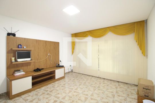 Casa para alugar com 4 quartos, 146m² em Parque Cruzeiro do Sul, São Paulo