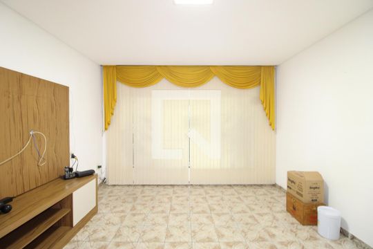 Casa para alugar com 4 quartos, 146m² em Parque Cruzeiro do Sul, São Paulo