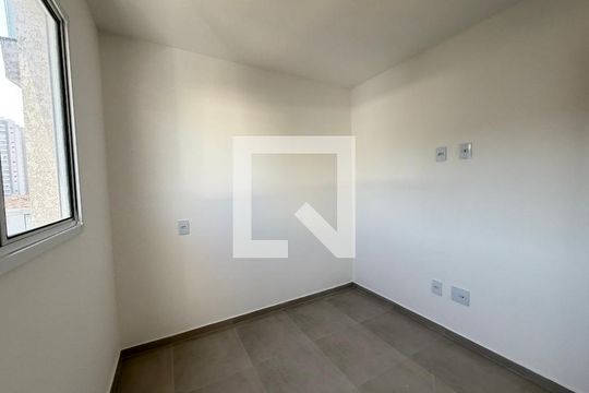 Apartamento para alugar com 2 quartos, 40m² em Vila Bertioga, São Paulo