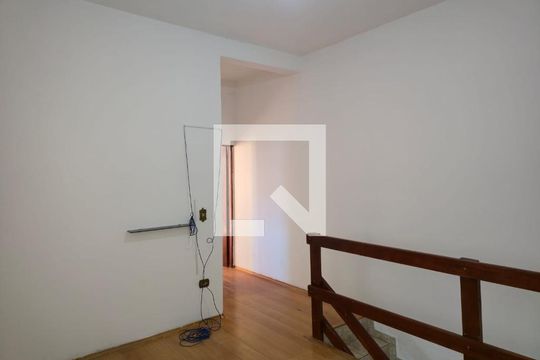 Sala de TV  de casa para alugar com 1 quarto, 30m² em Jardim Adriana, Guarulhos