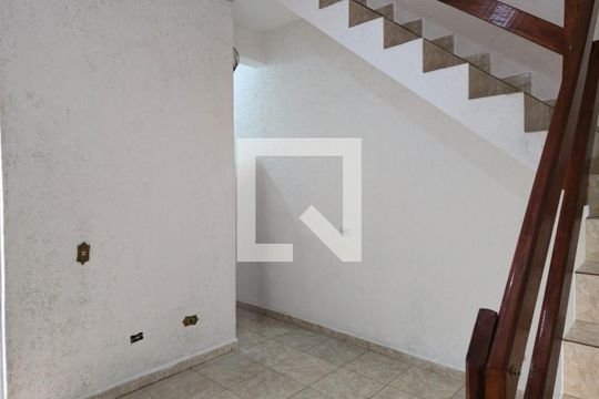Sala  de casa para alugar com 1 quarto, 30m² em Jardim Adriana, Guarulhos