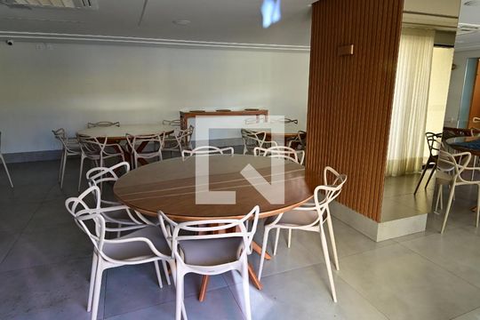 Apartamento à venda com 3 quartos, 93m² em Condomínio Esmeralda, Goiânia