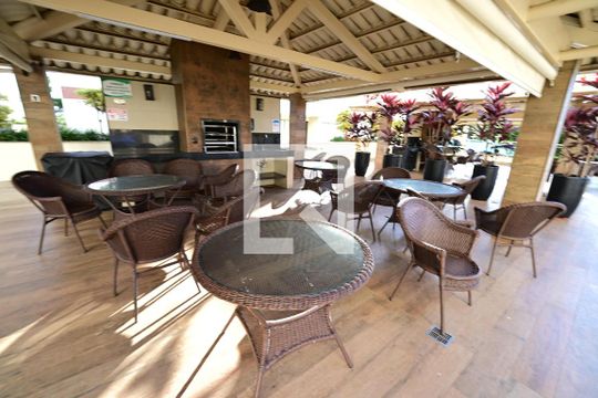 Apartamento à venda com 3 quartos, 93m² em Condomínio Esmeralda, Goiânia