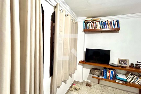 Sala de casa à venda com 3 quartos, 180m² em Jardim Santa Mena, Guarulhos