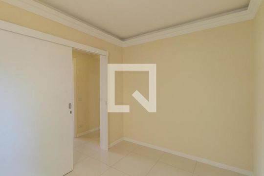 Quarto 1 de apartamento para alugar com 2 quartos, 80m² em Hugo Lange, Curitiba