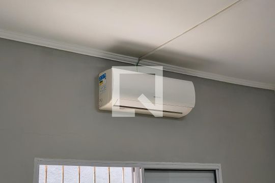 Suite de casa de condomínio para alugar com 2 quartos, 146m² em Nova Mirim, Praia Grande