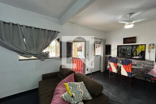 Sala de casa à venda com 2 quartos, 120m² em Bento Ribeiro, Rio de Janeiro