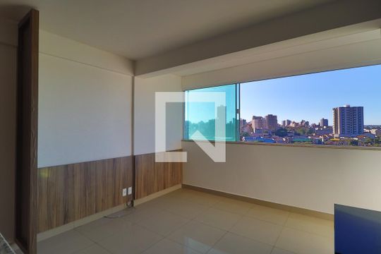 Sala de apartamento para alugar com 1 quarto, 57m² em Saraiva, Uberlândia