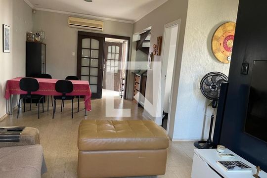 Sala de casa para alugar com 3 quartos, 300m² em Barnabé, Gravataí