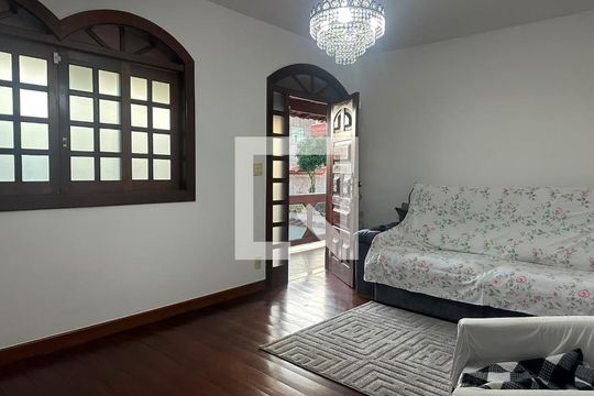 Sala de casa para alugar com 3 quartos, 100m² em Planalto, Belo Horizonte