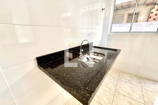 Cozinha  de apartamento à venda com 2 quartos, 38m² em Cidade Patriarca, São Paulo