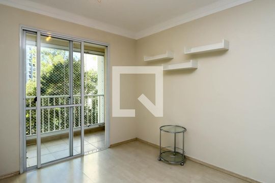 Sala de apartamento para alugar com 3 quartos, 68m² em Parque Reboucas, São Paulo