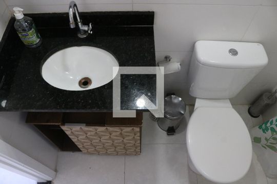 Banheiro de apartamento para alugar com 1 quarto, 27m² em Barra Funda, São Paulo