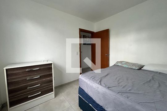 Quarto de apartamento para alugar com 2 quartos, 80m² em Barra da Lagoa, Florianópolis