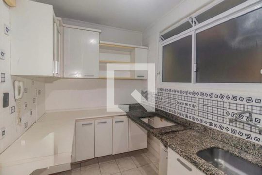 Cozinha de apartamento para alugar com 2 quartos, 75m² em Centro Histórico, Porto Alegre