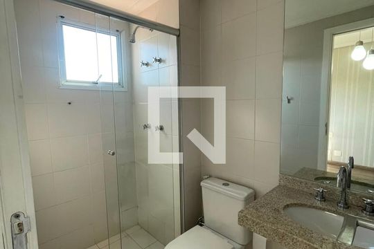 Banheiro de apartamento para alugar com 3 quartos, 141m² em Vila Gumercindo, São Paulo