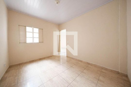 Quarto 1 de casa para alugar com 3 quartos, 120m² em Vila Ré, São Paulo