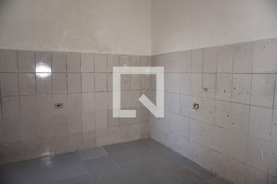 Sala/Cozinha de casa para alugar com 1 quarto, 39m² em Vila Isis Cristina, Embu das Artes