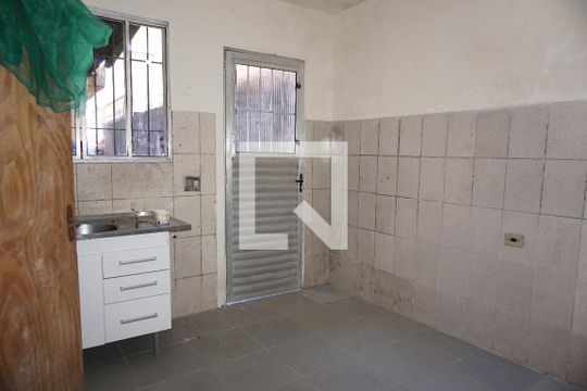 Sala/Cozinha de casa para alugar com 1 quarto, 39m² em Vila Isis Cristina, Embu das Artes