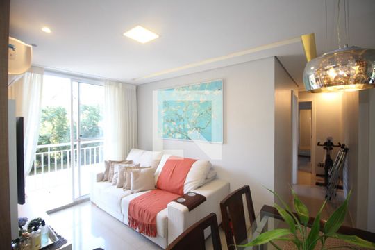 Sala de apartamento para alugar com 2 quartos, 57m² em Morro Santana, Porto Alegre