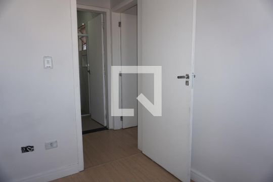 Quarto 1 de apartamento para alugar com 2 quartos, 40m² em Chácaras Caxingui, Embu das Artes