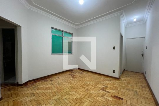 Sala de apartamento para alugar com 2 quartos, 83m² em Boa Vista, Juiz de Fora