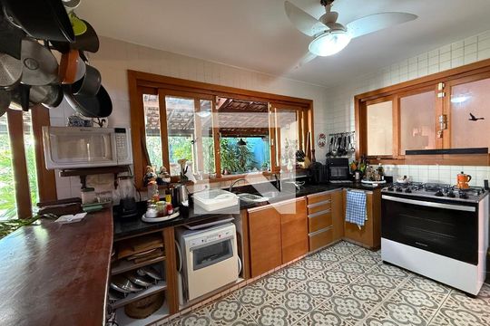 Casa para alugar com 3 quartos, 300m² em Itaipu, Niterói