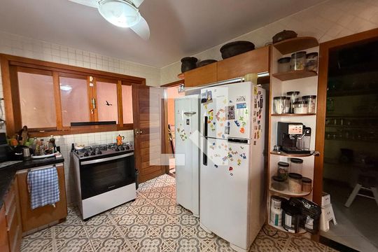 Casa para alugar com 3 quartos, 300m² em Itaipu, Niterói