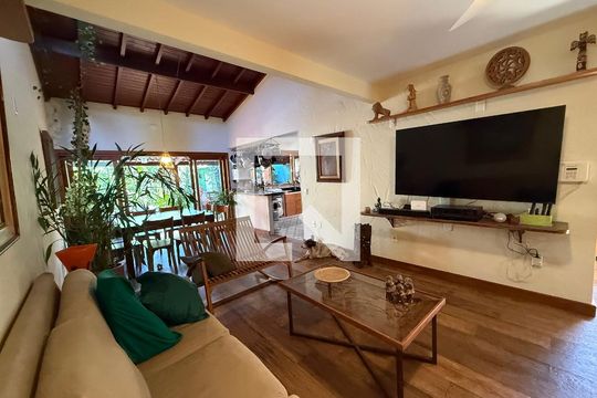 Casa para alugar com 3 quartos, 300m² em Itaipu, Niterói