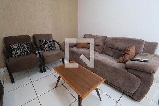 Sala de apartamento para alugar com 2 quartos, 45m² em Umuarama, Uberlândia