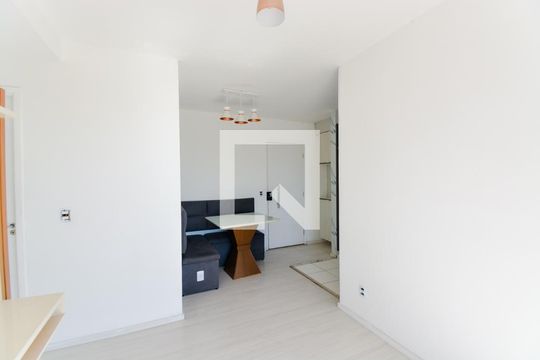 Sala de apartamento para alugar com 2 quartos, 43m² em Vila Itapegica, Guarulhos