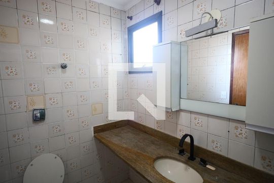 Banheiro da Suíte 1 de apartamento para alugar com 3 quartos, 100m² em Vila Osasco, Osasco