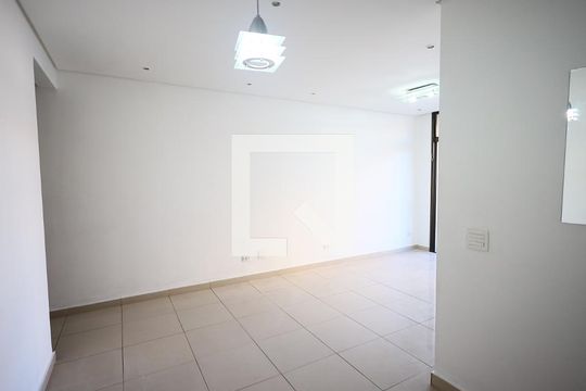 Sala de apartamento para alugar com 3 quartos, 100m² em Vila Osasco, Osasco
