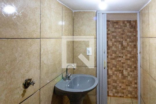 Banheiro 1 de casa para alugar com 1 quarto, 50m² em Jardim das Nacoes, Guarulhos