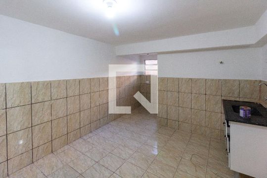 Cozinha de casa para alugar com 1 quarto, 50m² em Jardim das Nacoes, Guarulhos