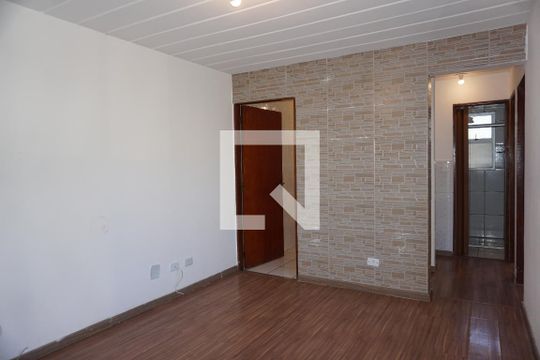 Sala de apartamento para alugar com 2 quartos, 45m² em Parque Pirajussara, Embu das Artes