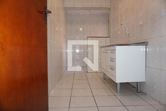 Cozinha de apartamento para alugar com 2 quartos, 45m² em Parque Pirajussara, Embu das Artes